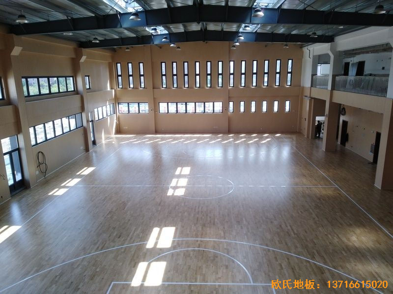 上海嘉定區(qū)大居小學體育木地板鋪設案例