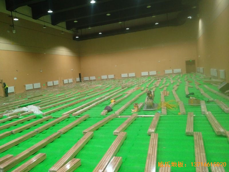 山東青島市李滄區(qū)佛耳崖小學(xué)體育木地板安裝案例
