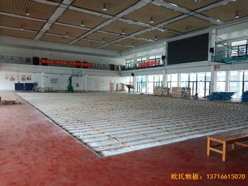 廣西來(lái)賓市較好的中學(xué)運(yùn)動(dòng)木地板安裝案例