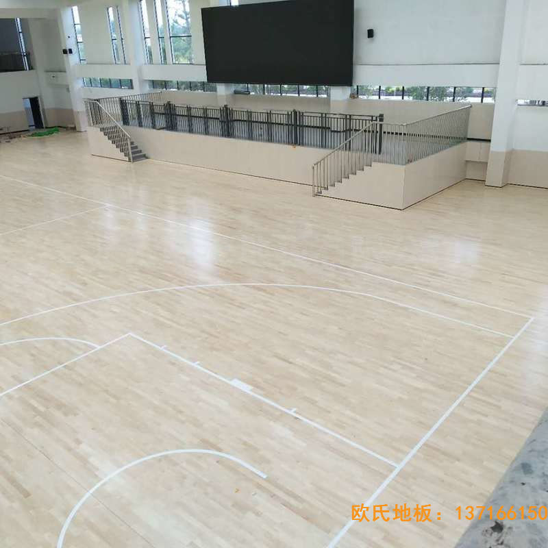 贛州寧都縣城關(guān)小學(xué)九章路校區(qū)運(yùn)動(dòng)木地板安裝案例