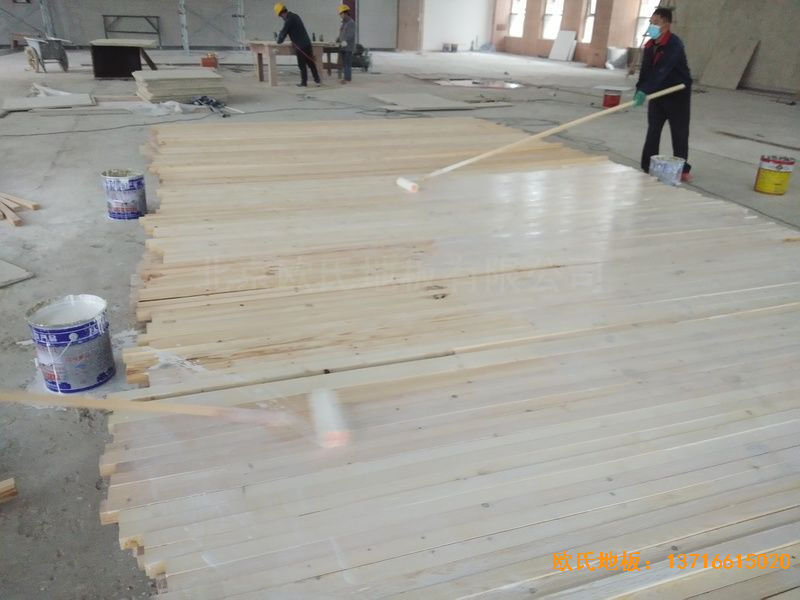 遵義仁懷市茅臺(tái)文體中心運(yùn)動(dòng)木地板安裝案例