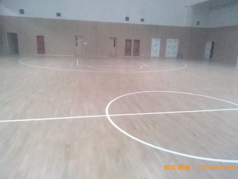 青島黃島區(qū)濱海街道中心小學體育木地板鋪設案例