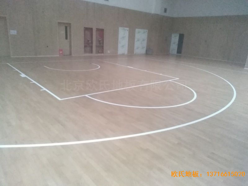 青島黃島區(qū)濱海街道中心小學體育木地板鋪設案例