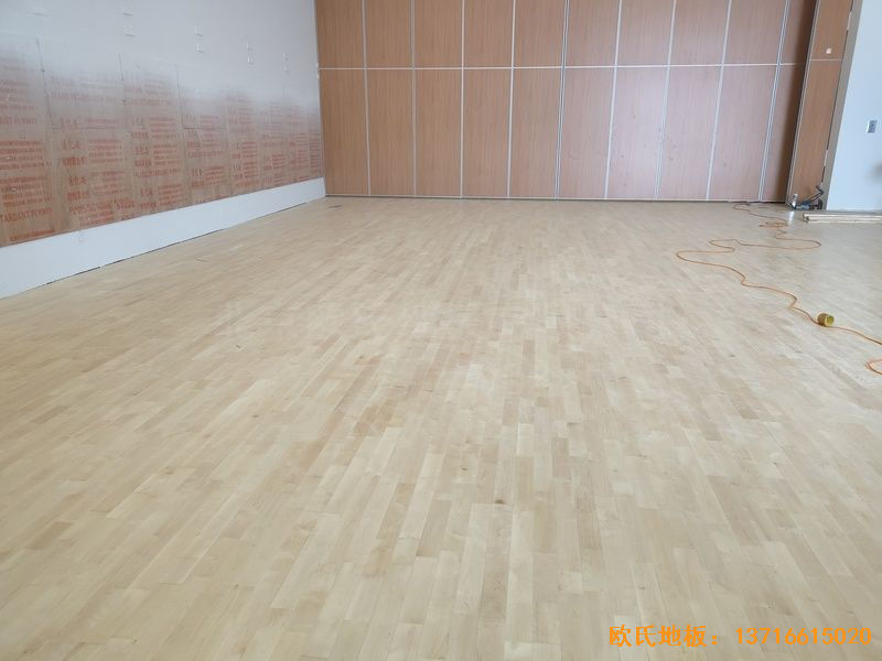 北京環(huán)球影城體育地板施工案例