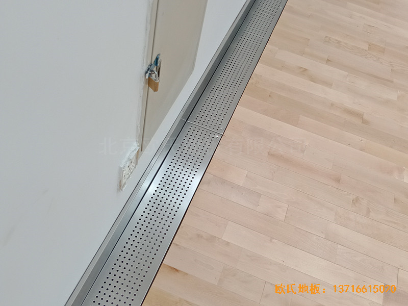 廣州外語(yǔ)外貿(mào)大學(xué)北校區(qū)體育館體育地板鋪設(shè)案例2