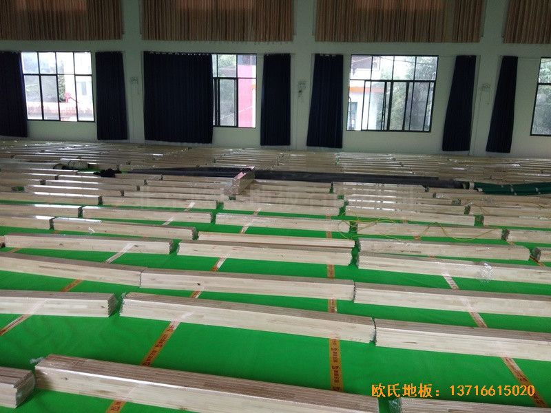 廣西龍勝縣黨校運(yùn)動館運(yùn)動地板施工案例3