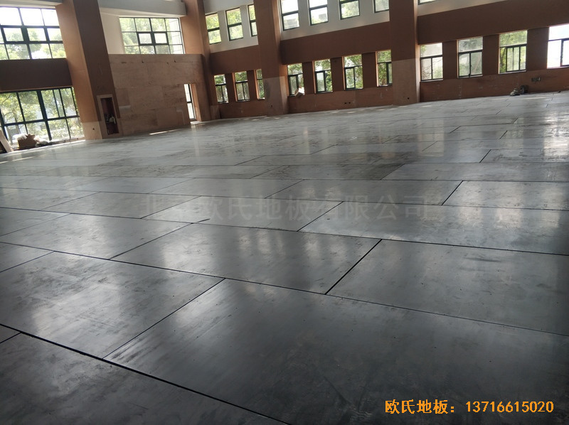 江蘇常州同濟(jì)中學(xué)運(yùn)動館運(yùn)動木地板鋪設(shè)案例2