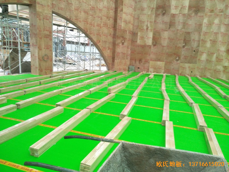 江西榮江金色春城小學(xué)運(yùn)動館運(yùn)動木地板鋪設(shè)案例2