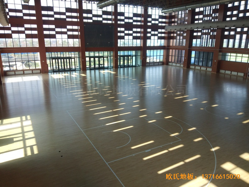 河北工程大學新校區(qū)籃球館體育地板鋪裝案例5