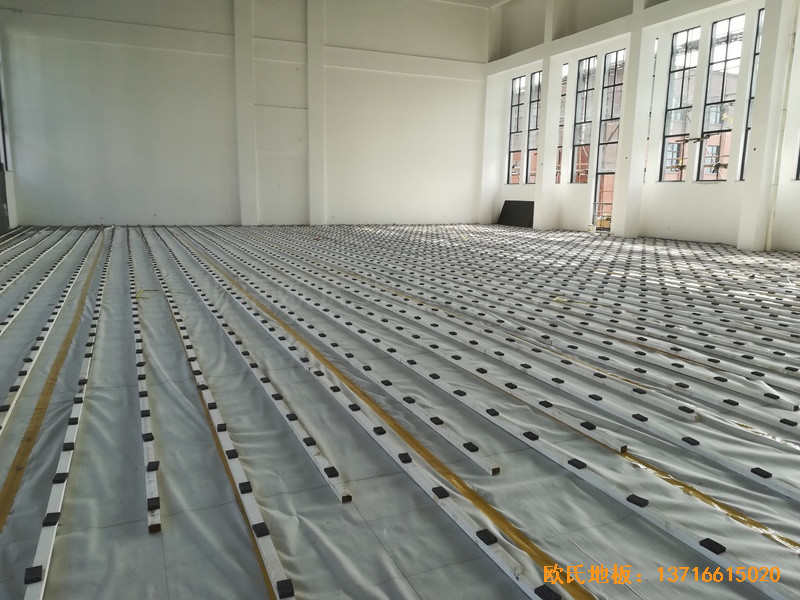 浙江臺州溫嶺消防大隊(duì)籃球館運(yùn)動(dòng)地板鋪設(shè)案例1