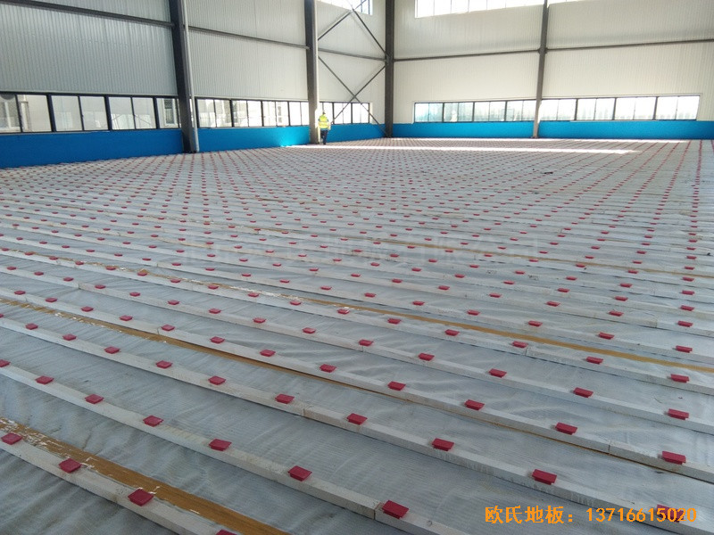 浙江杭州建設(shè)八局籃球館體育地板鋪設(shè)案例1