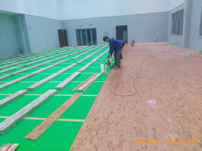 湖北獵豹汽車產(chǎn)業(yè)園運(yùn)動(dòng)館運(yùn)動(dòng)地板施工案例2