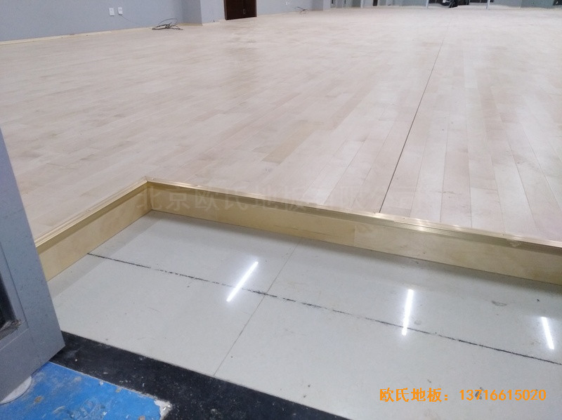 湖北獵豹汽車產(chǎn)業(yè)園運(yùn)動(dòng)館運(yùn)動(dòng)地板施工案例3