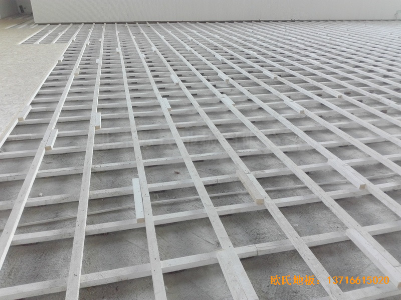 湖南益陽第十六中學體育館體育木地板安裝案例1