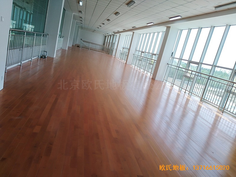甘肅酒泉運(yùn)動(dòng)場(chǎng)所體育木地板施工案例4