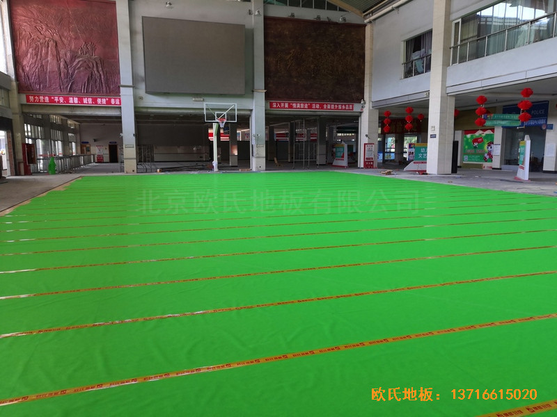 福建龍巖羅龍西路269號(hào)籃球館體育木地板安裝案例2