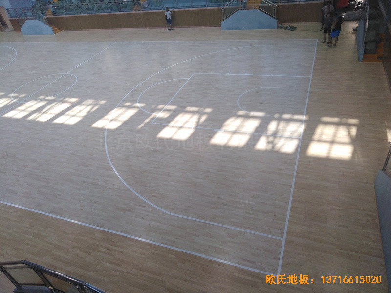 自貢富順衡水一中籃球館體育木地板施工案例3