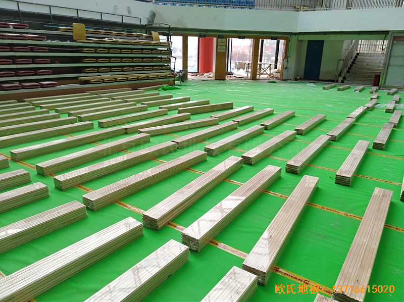 鄭州工業(yè)應(yīng)用技術(shù)學院體育館體育地板施工案例2