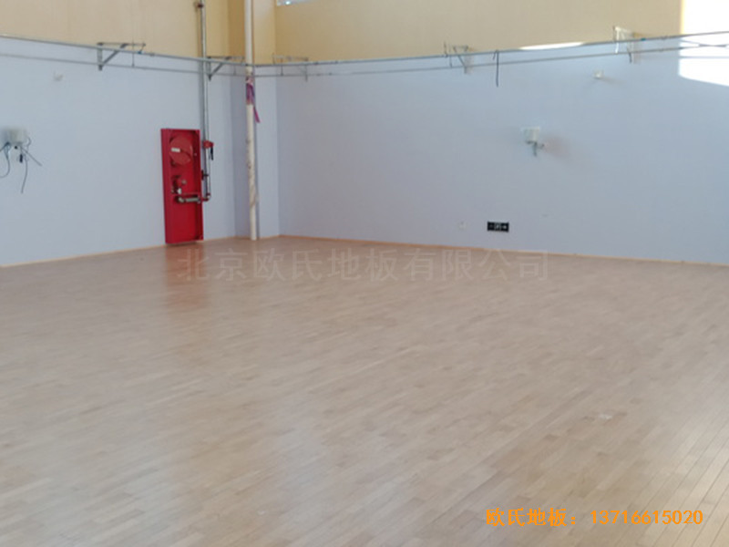 北京房山城建婁子水小學籃球館體育地板施工案例4