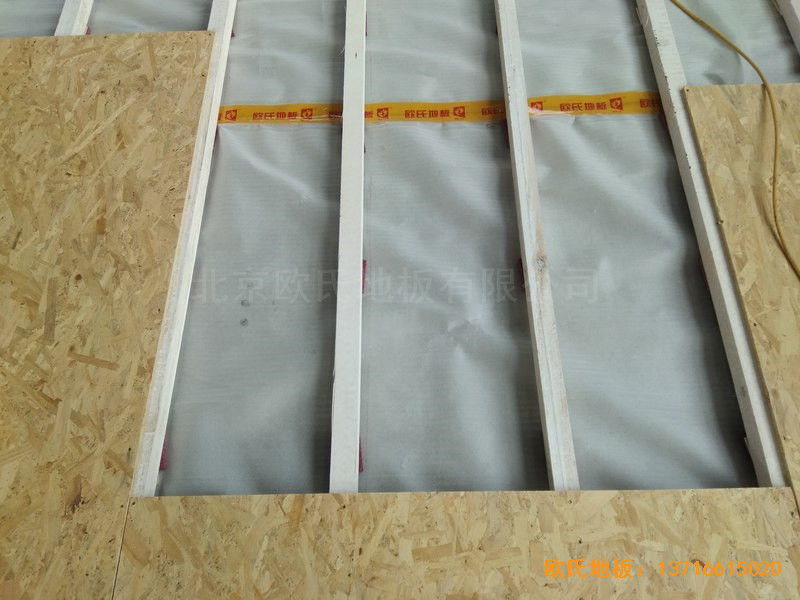 山東沾化第三實(shí)驗(yàn)小學(xué)體育館運(yùn)動(dòng)木地板安裝案例3