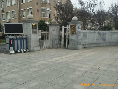 九江德安縣第三小學(xué)運(yùn)動館運(yùn)動木地板鋪裝案例