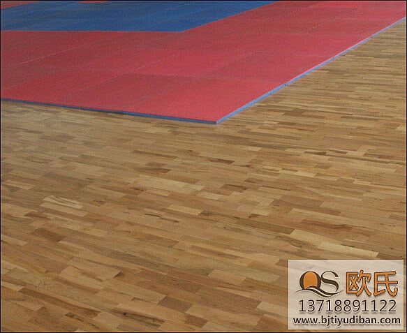 運(yùn)動(dòng)館地板