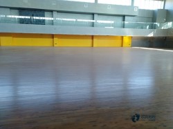 實(shí)木運(yùn)動(dòng)場(chǎng)館地板安裝公司