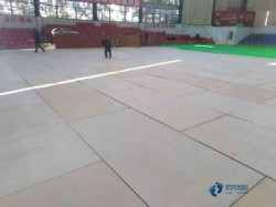 小學(xué)俄勒岡松舞臺(tái)體育場(chǎng)地地板施工