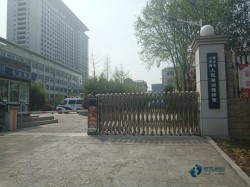 大學籃球運動木地板怎樣保養(yǎng)