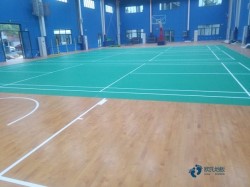 俄勒岡松舞臺(tái)運(yùn)動(dòng)型木地板哪個(gè)牌子比較好